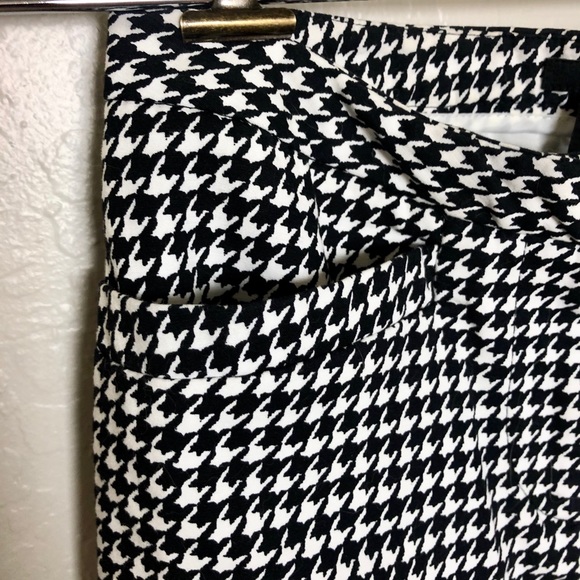 Houndstooth printed crop pants 🎱 - Picture 6 of 10